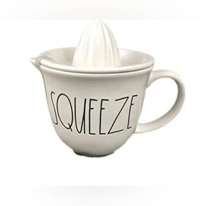 ‼️SALE‼️ RAE DUNN ‘Sqeeze’ Ceramic Juicer, NWOT